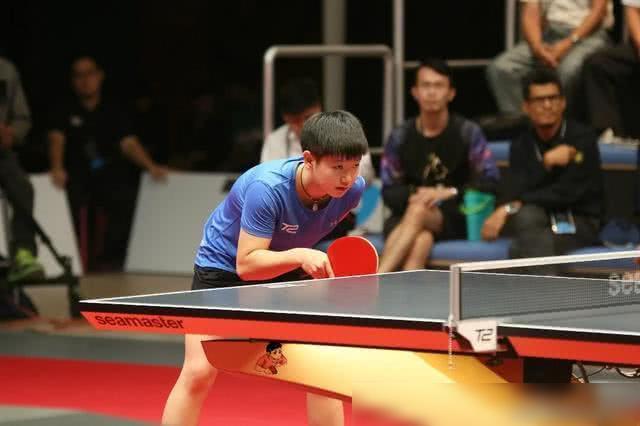 目前的中场 目前的中场